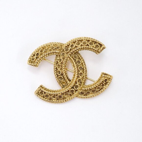 CHANEL CC Logo Vintage Brooch Gold Tone Pin Auth w/Box #202403 - Picture 2 of 5
